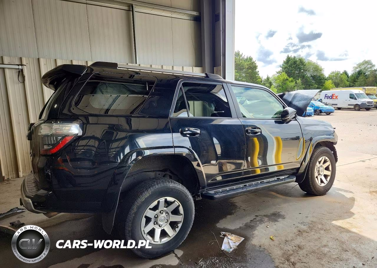 2014 Toyota 4Runner Trail Premium VIN:JTEBU5JR2E5186704 - 3