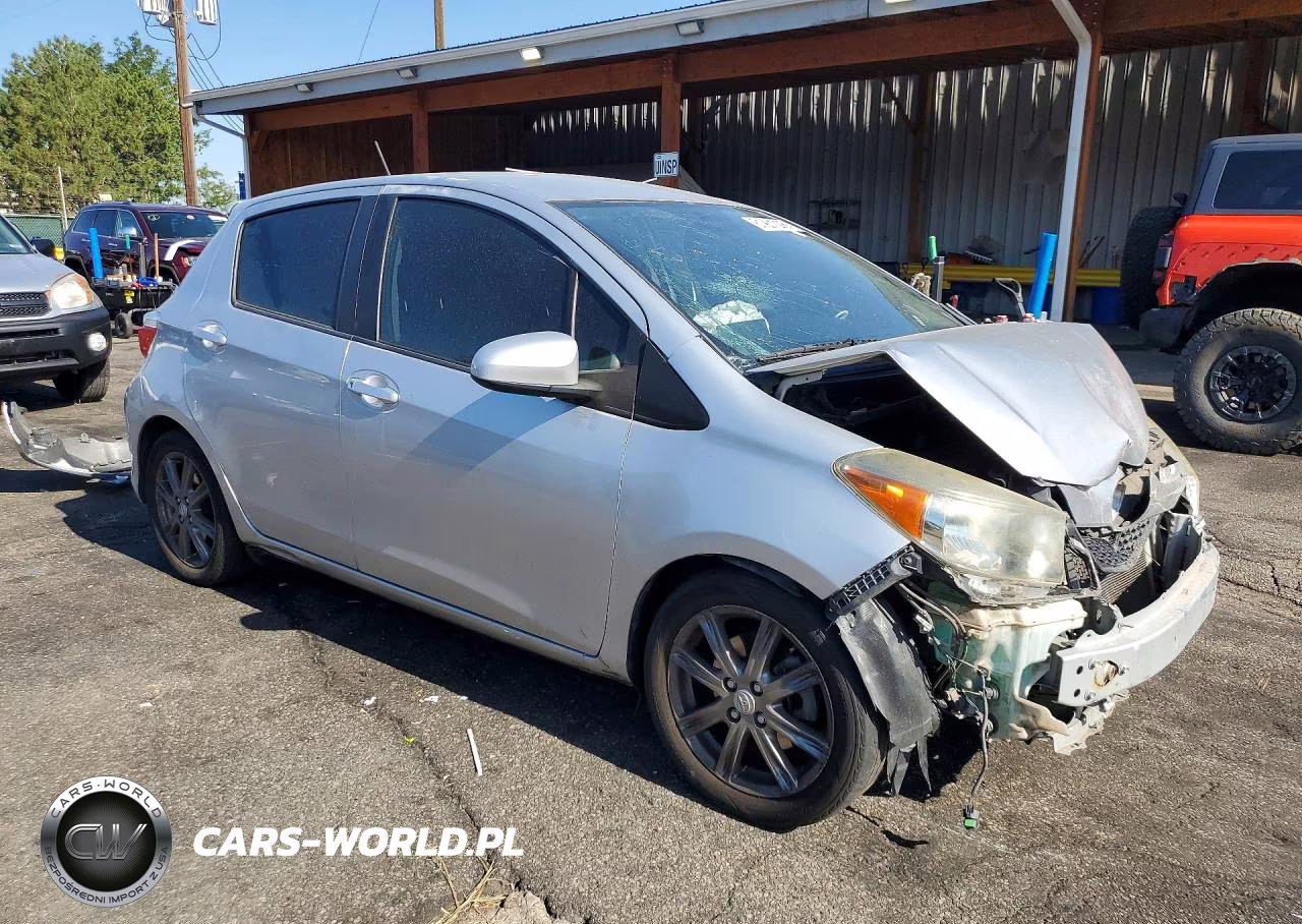 2012 Toyota Yaris 5-Door Se VIN:JTDKTUD32CD533119 - 4