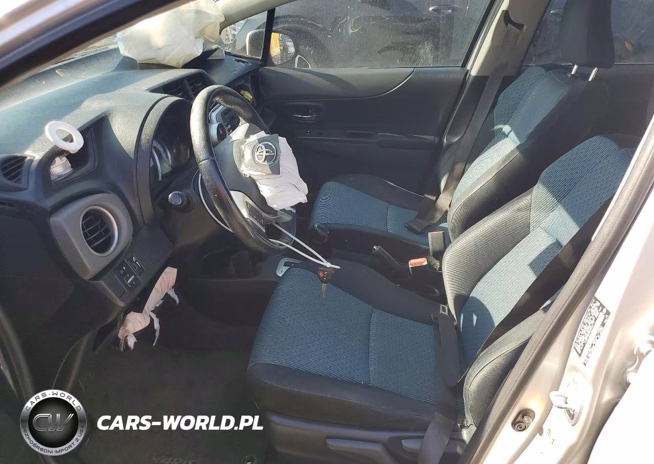 2012 Toyota Yaris 5-Door Se VIN:JTDKTUD32CD533119 - 7