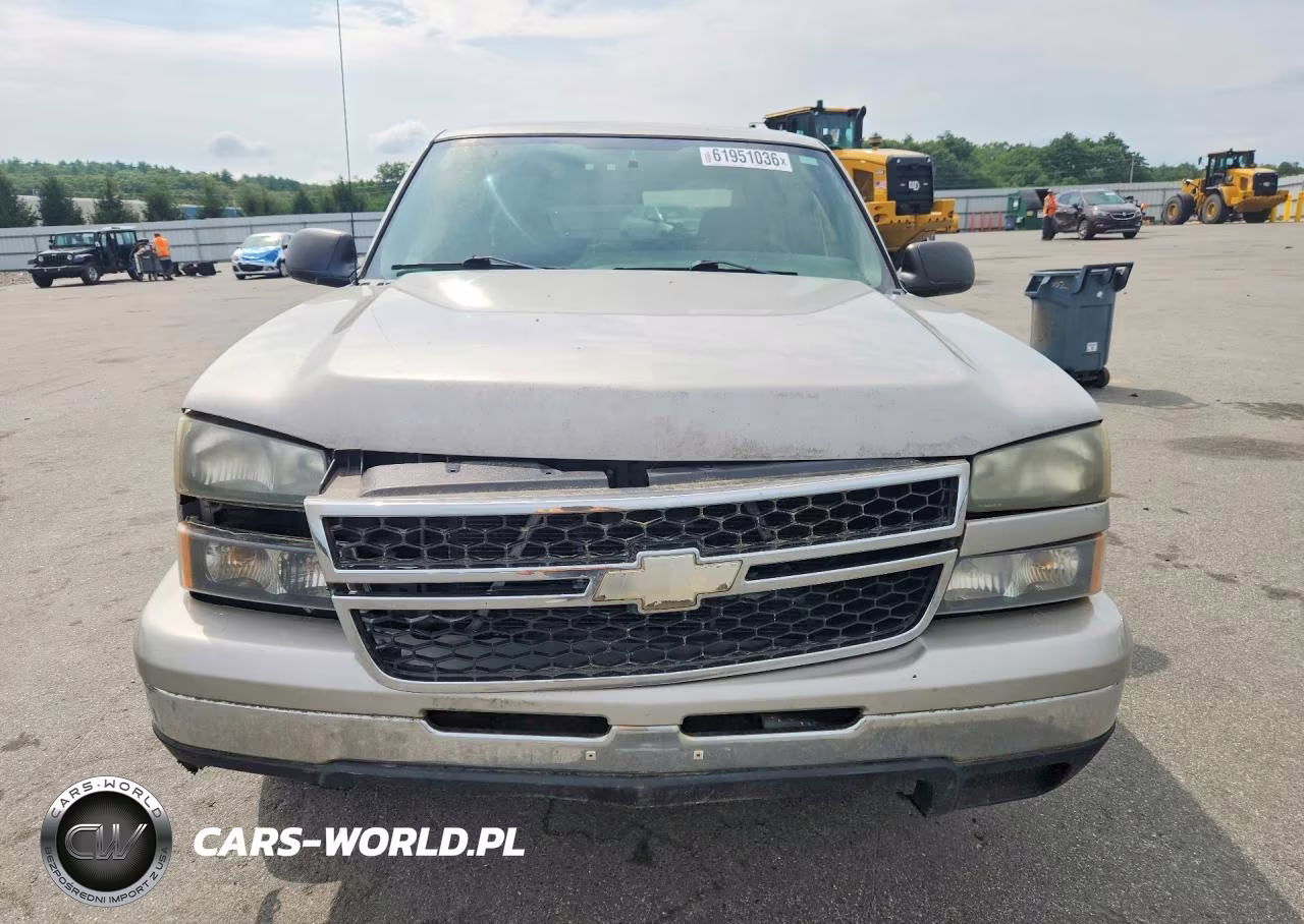 2007 Chevrolet Silverado K1500 Classic Crew Cab VIN:2GCEK13V471131914 - 5
