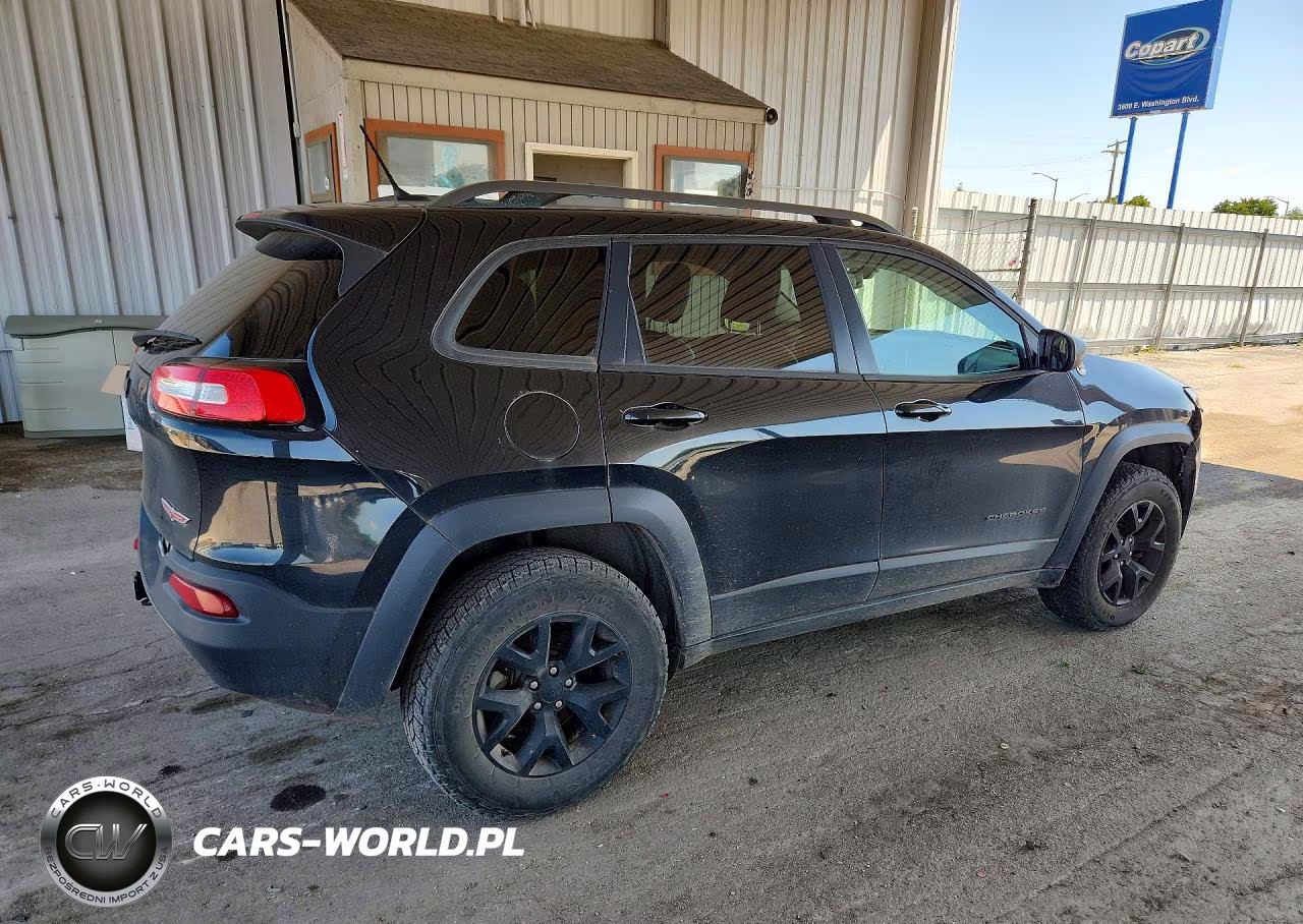 2015 Jeep Cherokee Trailhawk VIN:1C4PJMBS0FW775843 - 3