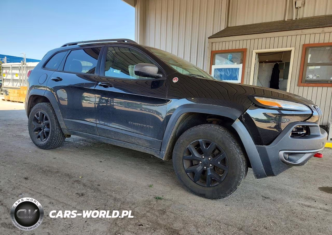 2015 Jeep Cherokee Trailhawk VIN:1C4PJMBS0FW775843 - 4