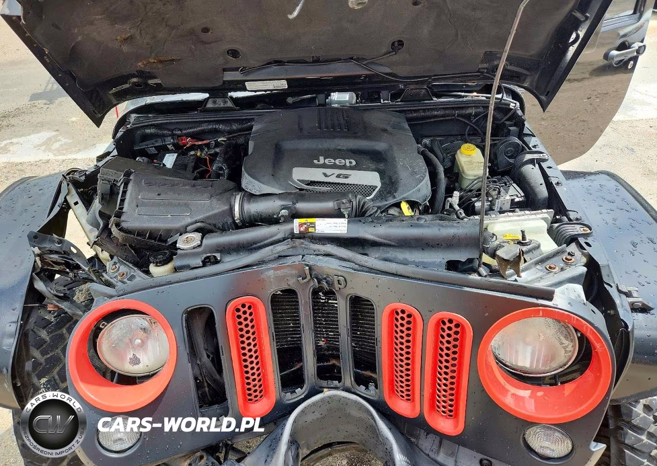 2014 Jeep Wrangler Unlimited Sahara VIN:1C4HJWEG3EL261377 - 11