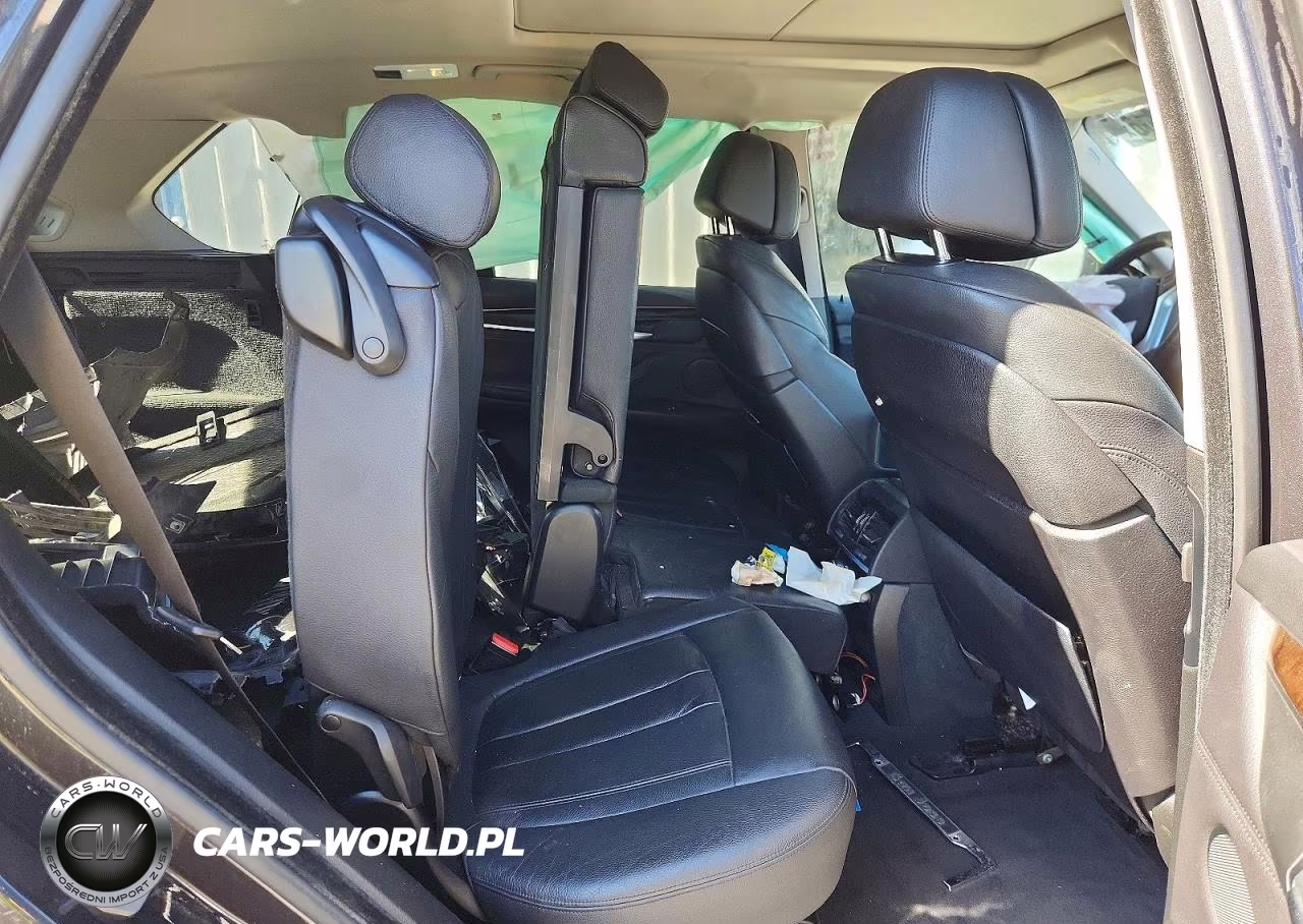 2015 BMW X5 xDrive35I VIN:5UXKR0C56F0K52705 - 11