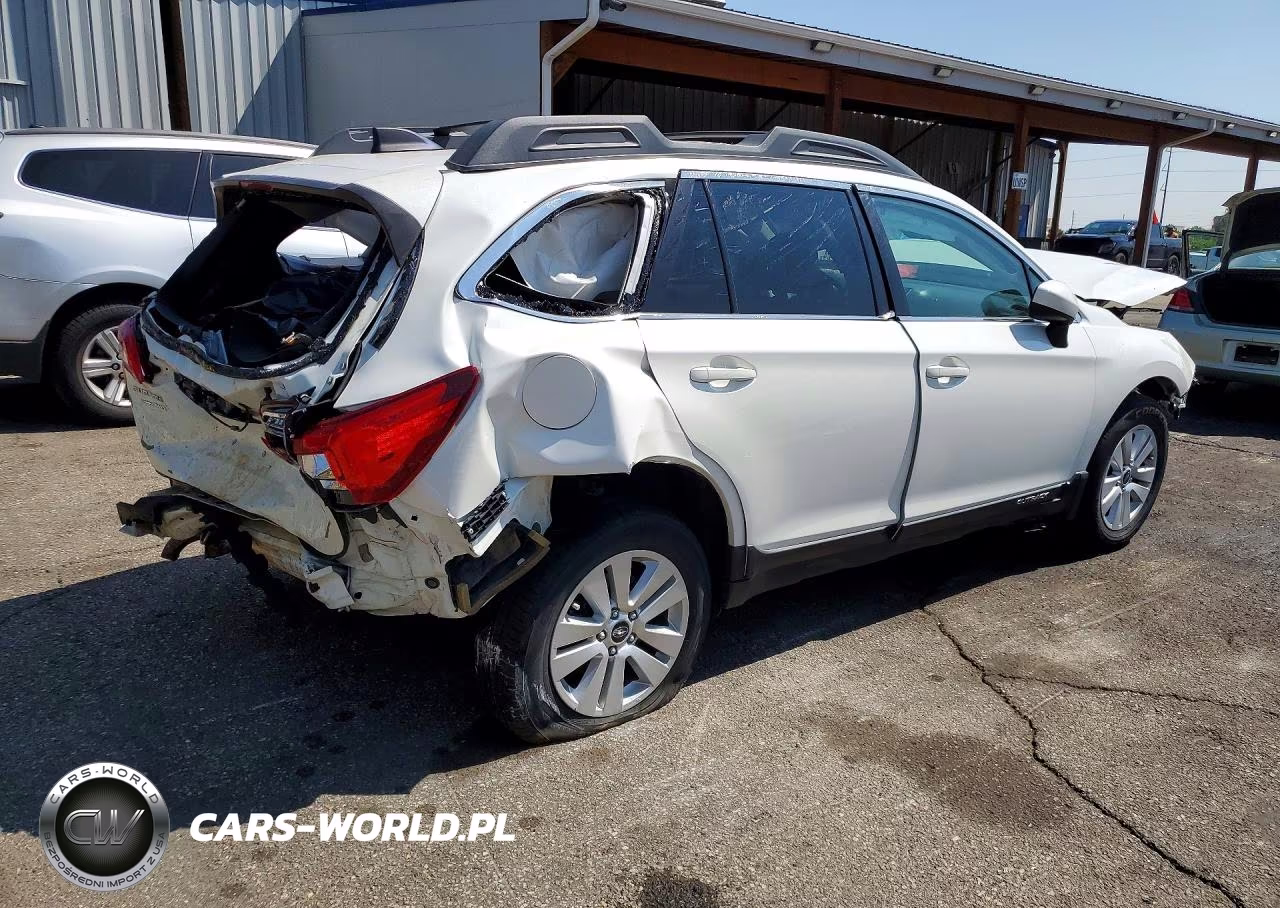 2018 Subaru Outback 2.5I Premium VIN:4S4BSACC0J3221317 - 3