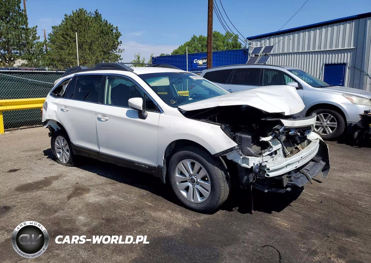 2018 Subaru Outback 2.5I Premium VIN:4S4BSACC0J3221317 - 4