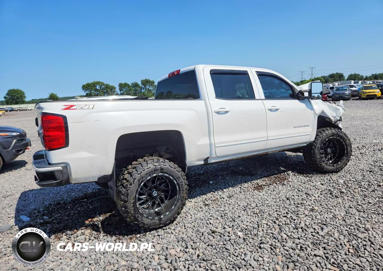 2018 Chevrolet Silverado K1500 Lt VIN:3GCUKREC4JG437743 - 3
