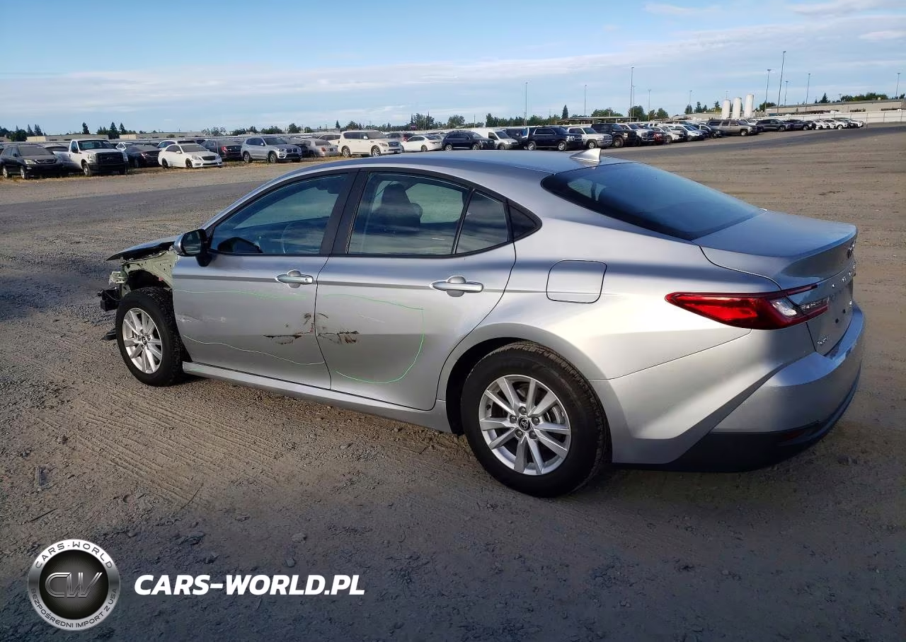 2025 Toyota Camry Le VIN:4T1DAACK0SU073779 - 2