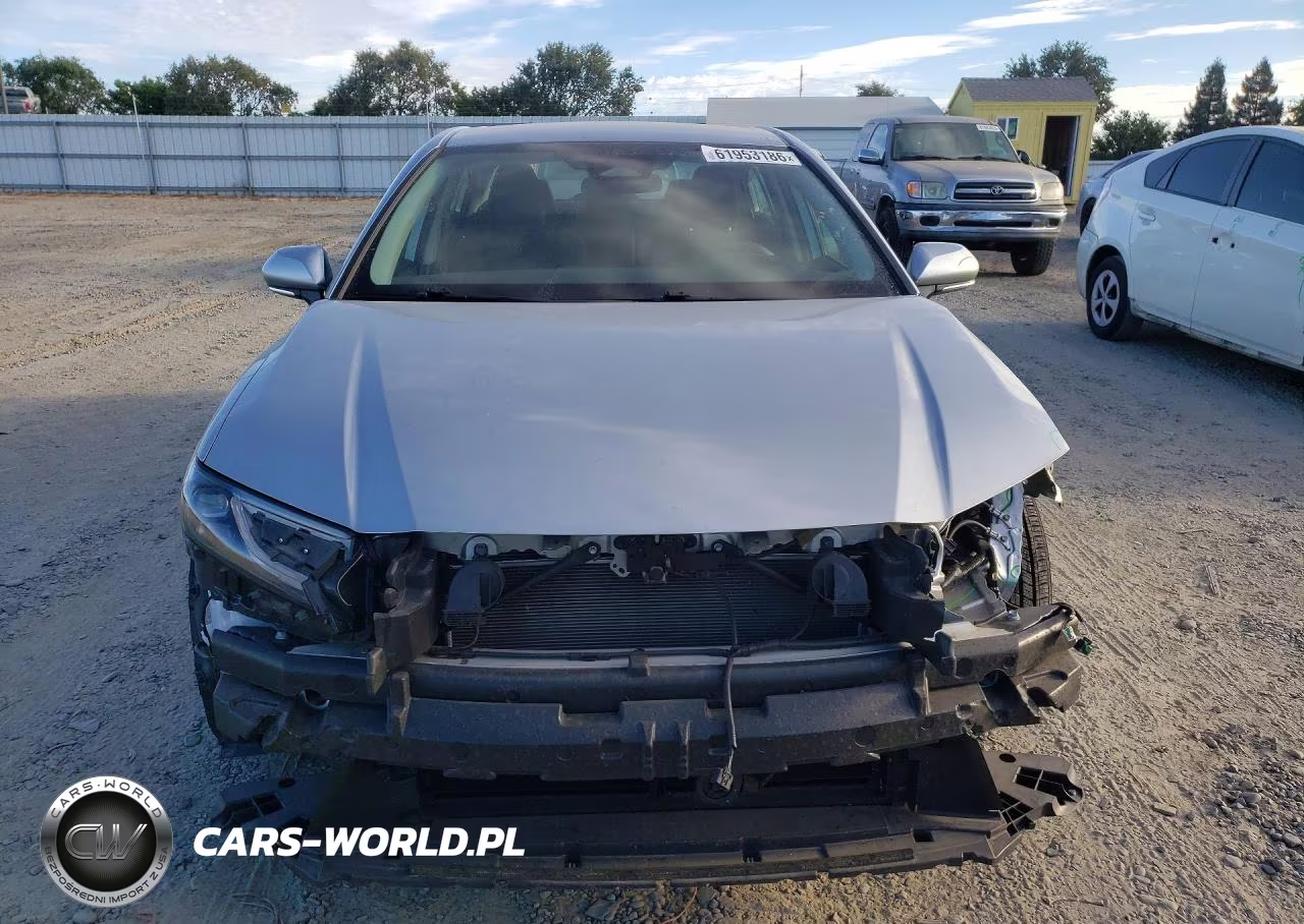 2025 Toyota Camry Le VIN:4T1DAACK0SU073779 - 5
