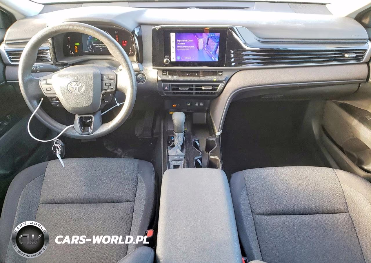 2025 Toyota Camry Le VIN:4T1DAACK0SU073779 - 8