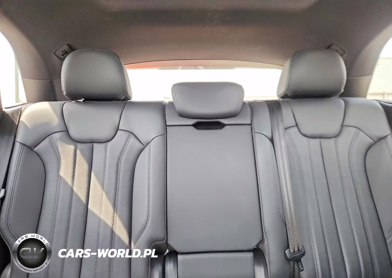 2020 Audi Q5 Premium VIN:WA1ANAFYXL2111747 - 10
