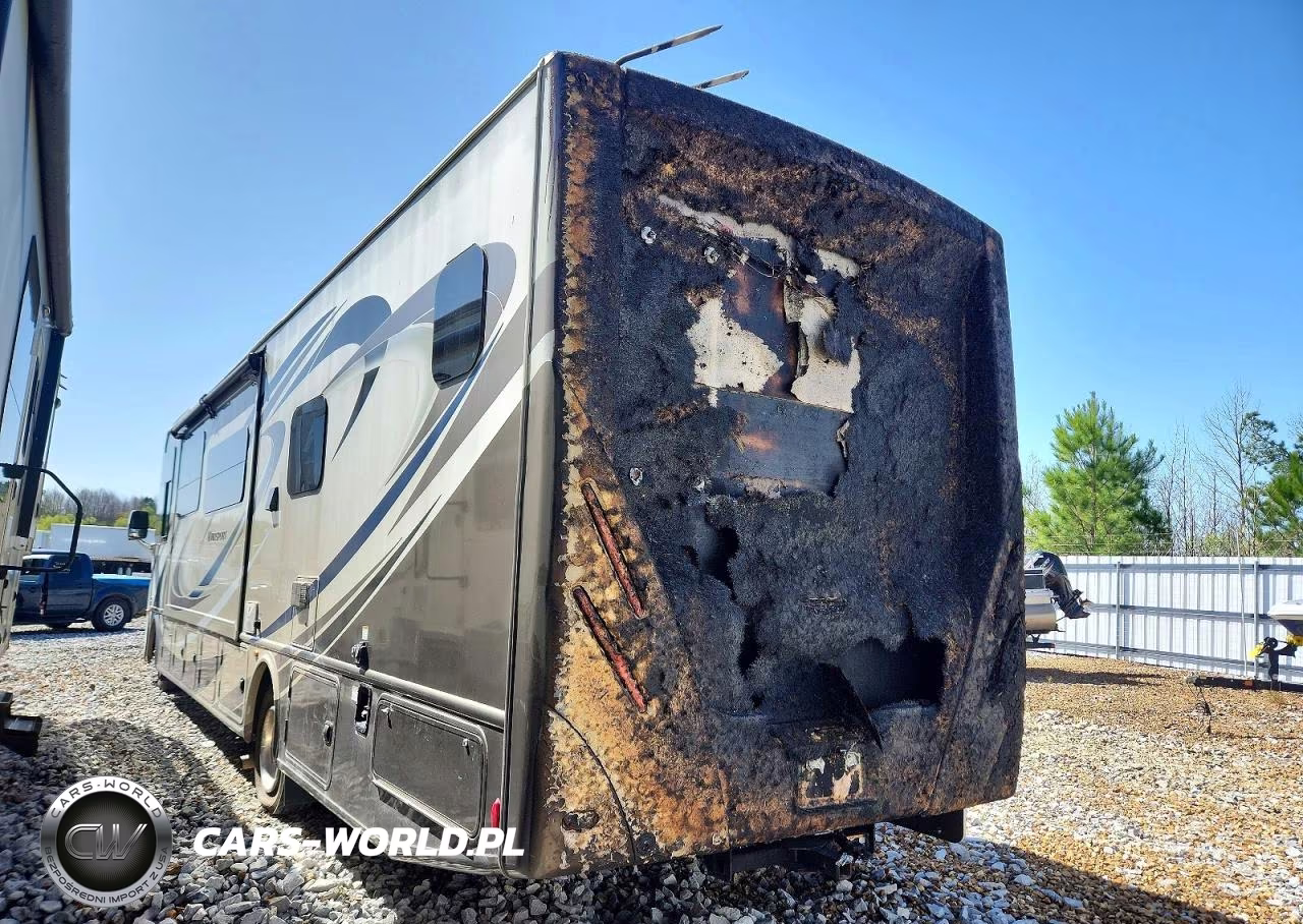 2018 Ford Motorhome Chassis Recreational Vehicle VIN:1F66F5DY0J0A12711 - 3