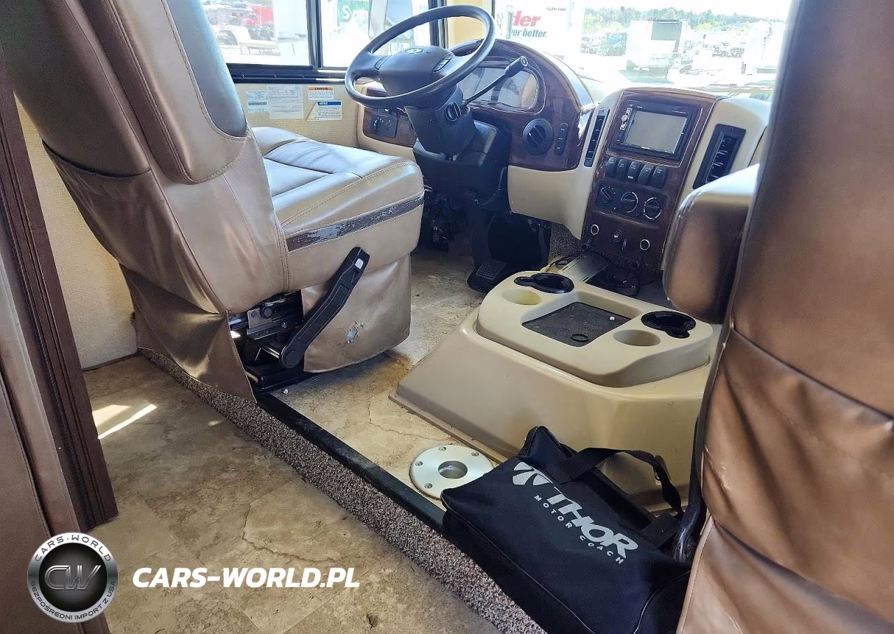 2018 Ford Motorhome Chassis Recreational Vehicle VIN:1F66F5DY0J0A12711 - 5