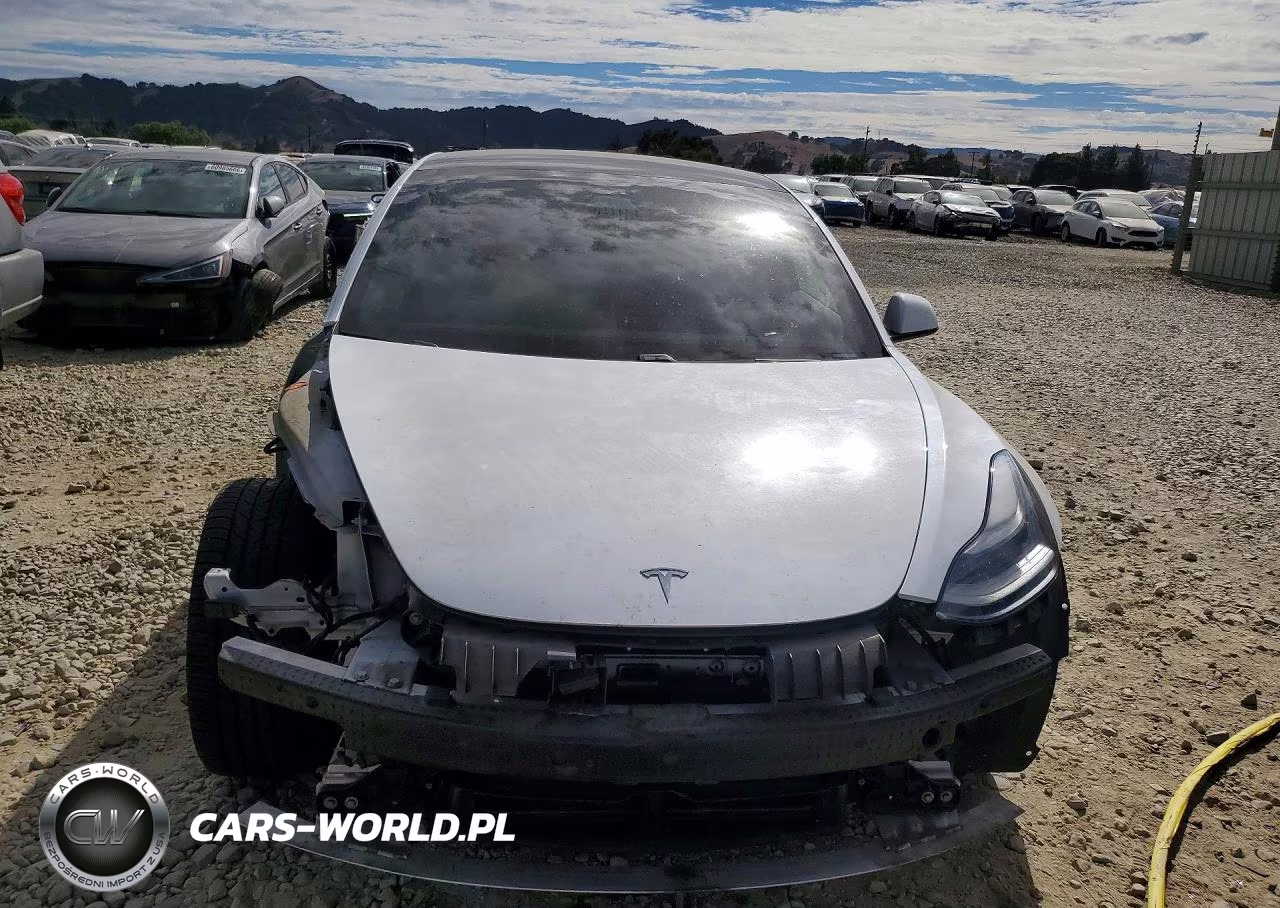 2021 Tesla Model 3 VIN:5YJ3E1EA1MF052136 - 5