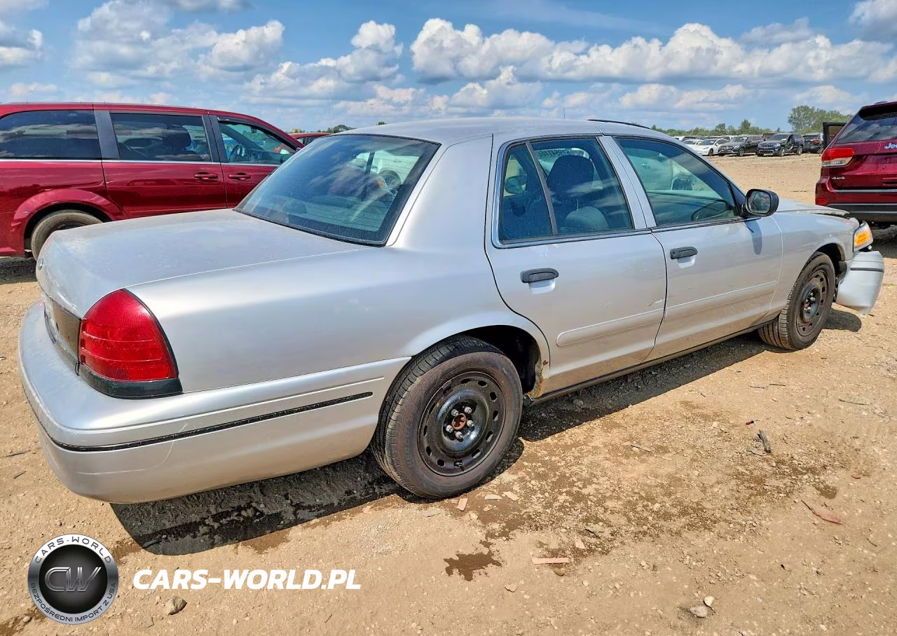 2003 Ford Crown Victoria Police Interceptor VIN:2FAFP71W93X167518 - 3
