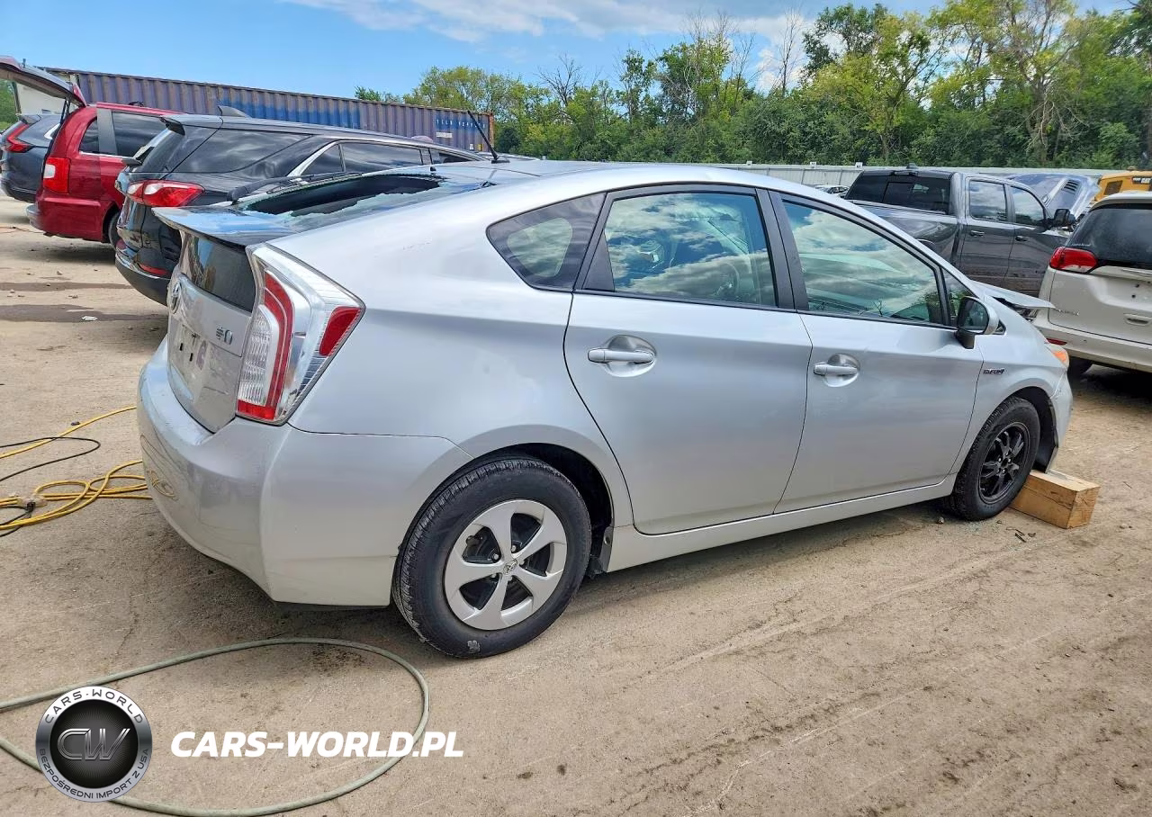 2013 Toyota Prius Two VIN:JTDKN3DU1D5640154 - 3