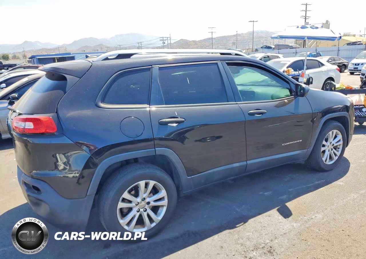 2015 Jeep Cherokee Sport VIN:1C4PJLAB6FW707154 - 3