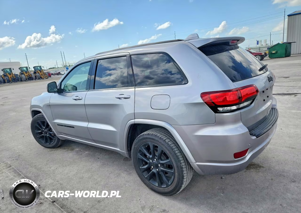 2018 Jeep Grand Cherokee Laredo VIN:1C4RJEAG1JC430875 - 2