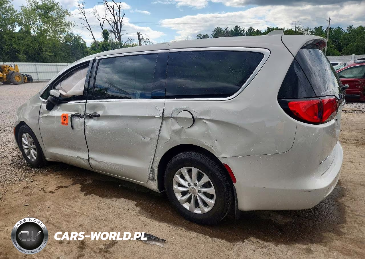 2017 Chrysler Pacifica Touring VIN:2C4RC1DG0HR636012 - 2