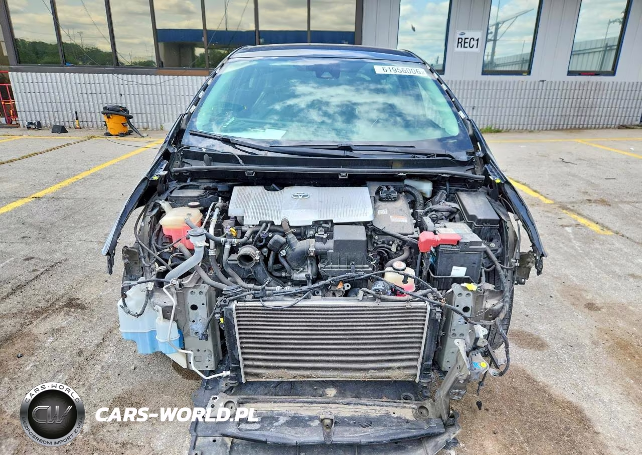 2018 Toyota Prius Two Eco VIN:JTDKARFU9J3554710 - 5