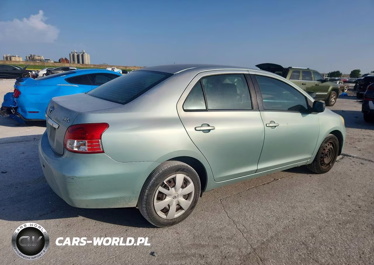2007 Toyota Yaris Base VIN:JTDBT923571175747 - 3