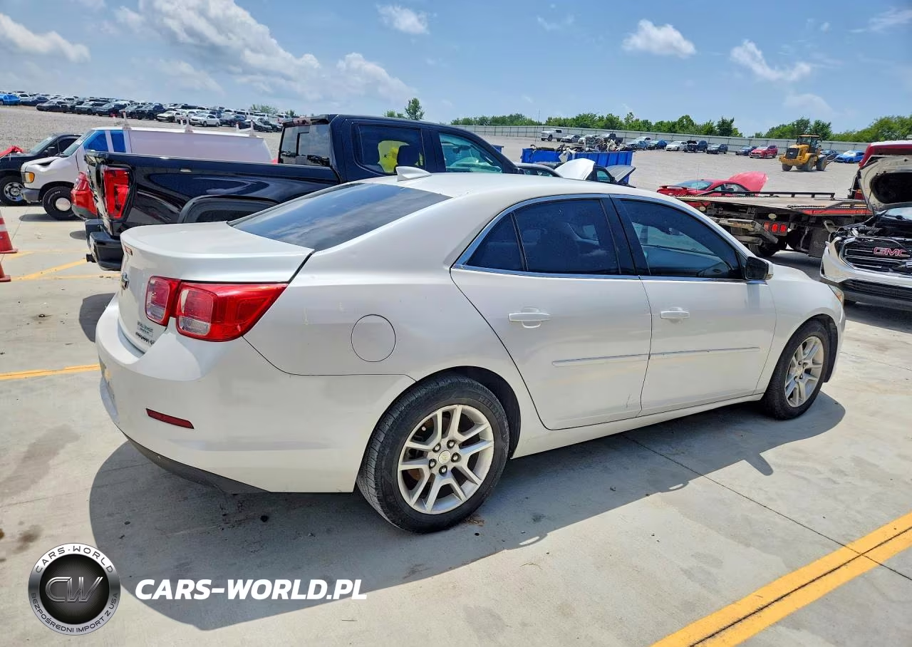 2015 Chevrolet Malibu 1Lt VIN:1G11C5SLXFU150658 - 3