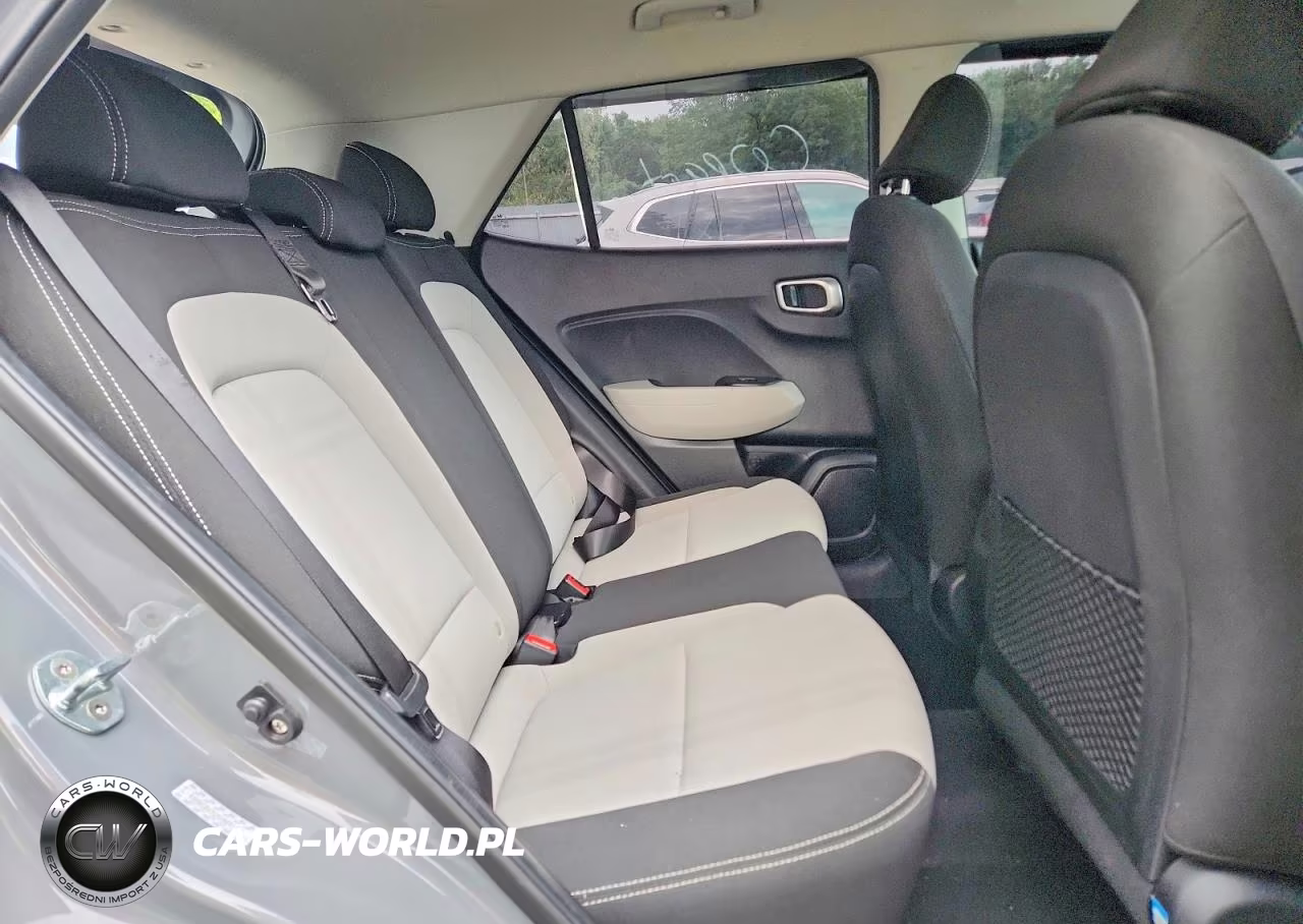 2021 Hyundai Venue Sel VIN:KMHRC8A31MU089142 - 11