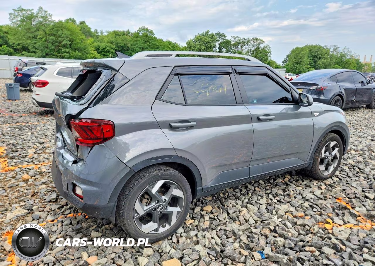 2021 Hyundai Venue Sel VIN:KMHRC8A31MU089142 - 3