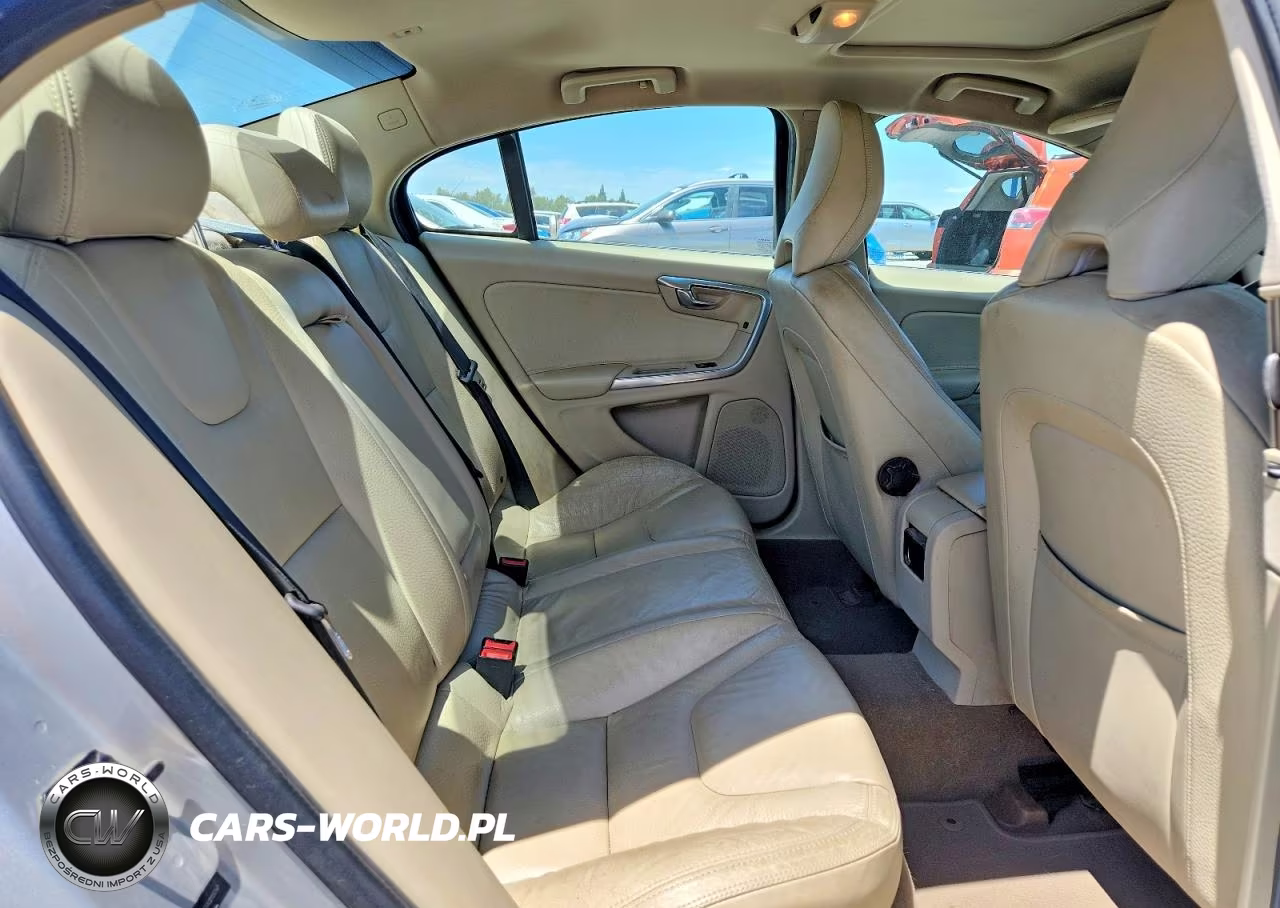 2012 Volvo S60 T5 VIN:YV1622FS0C2120747 - 10
