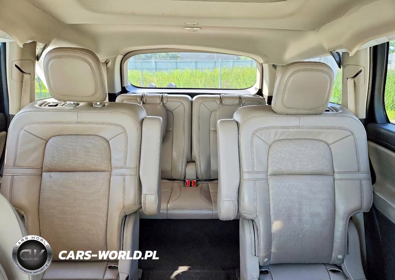2020 Lincoln Aviator Reserve VIN:5LM5J7WC5LGL03132 - 10