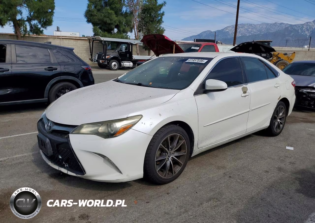 2015 Toyota Camry Xse – zdjęcie 1 z 12