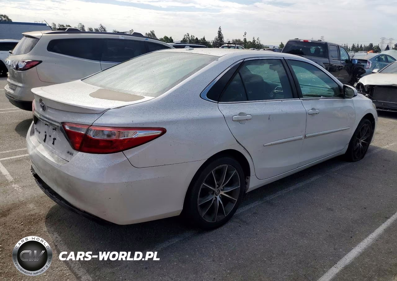 2015 Toyota Camry Xse VIN:4T1BF1FK6FU075725 - 3