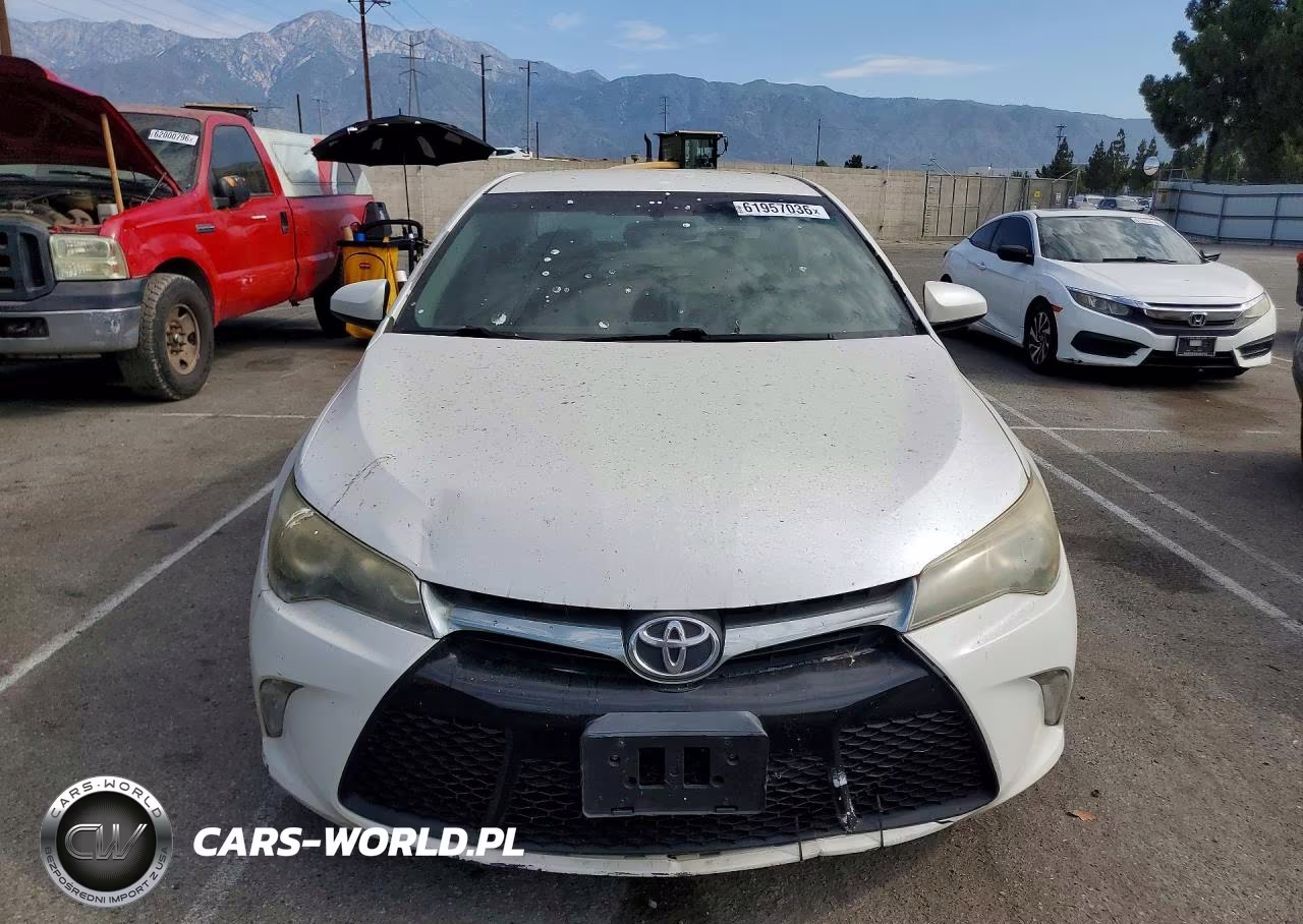 2015 Toyota Camry Xse VIN:4T1BF1FK6FU075725 - 5