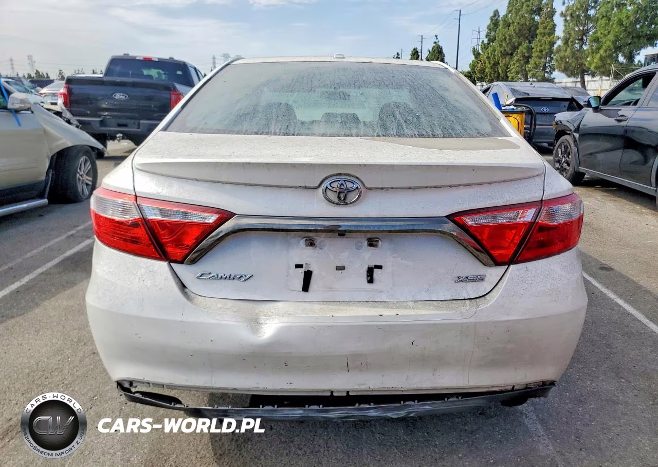2015 Toyota Camry Xse VIN:4T1BF1FK6FU075725 - 6