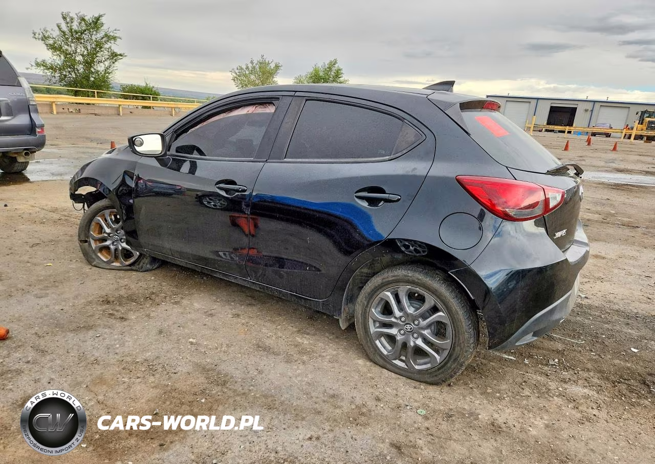 2020 Toyota Yaris Hatchback Le VIN:3MYDLBJV5LY704236 - 2