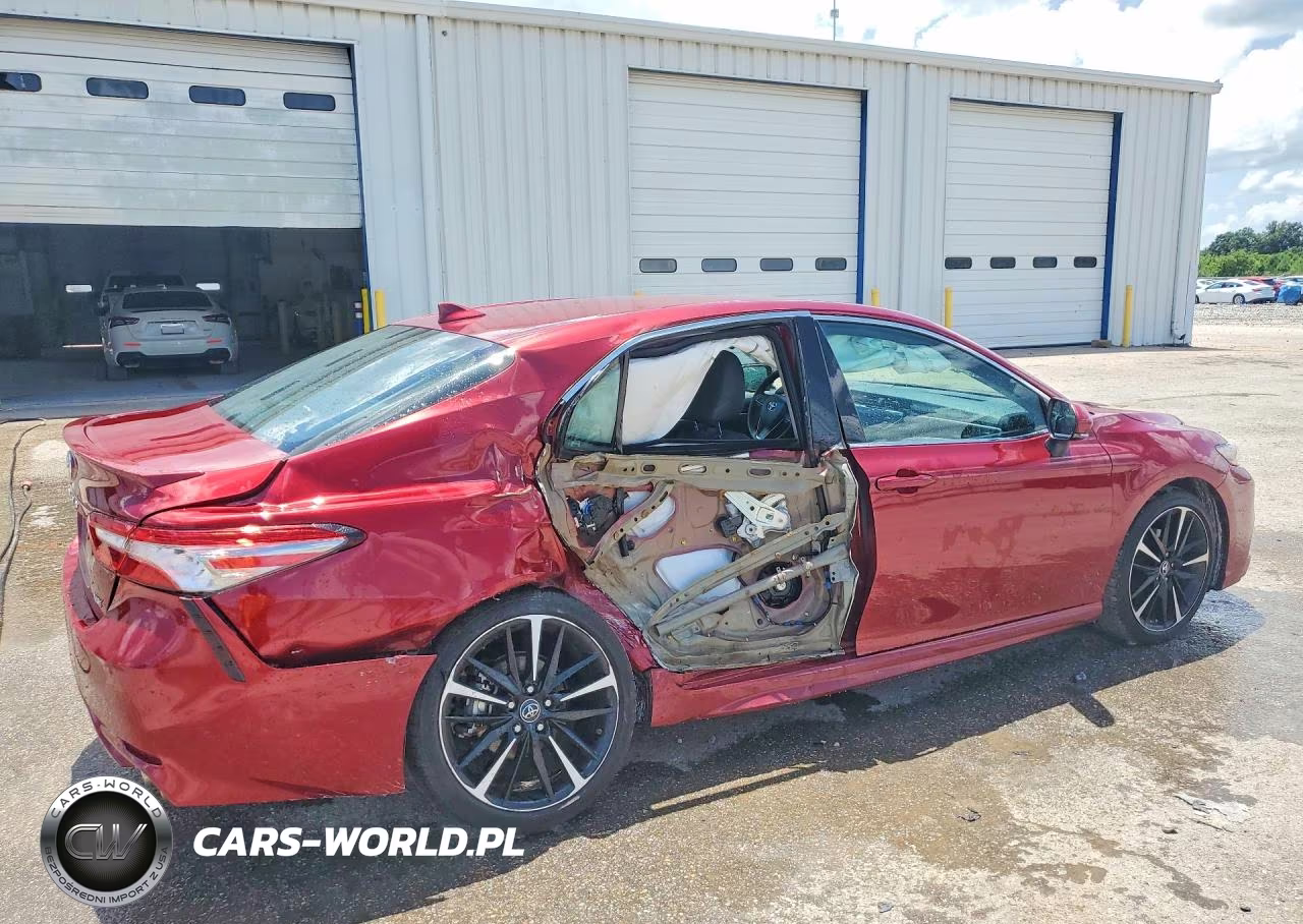 2018 Toyota Camry Xse VIN:4T1B61HK2JU555508 - 3