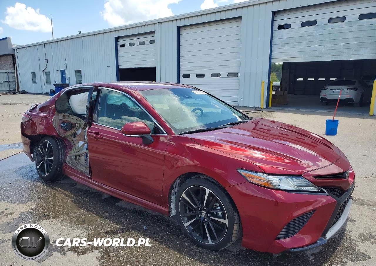 2018 Toyota Camry Xse VIN:4T1B61HK2JU555508 - 4
