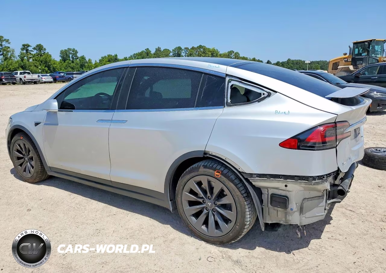 2018 Tesla Model X VIN:5YJXCDE21JF092083 - 2
