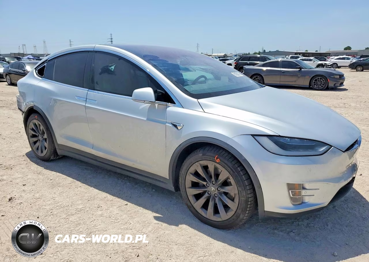 2018 Tesla Model X VIN:5YJXCDE21JF092083 - 4