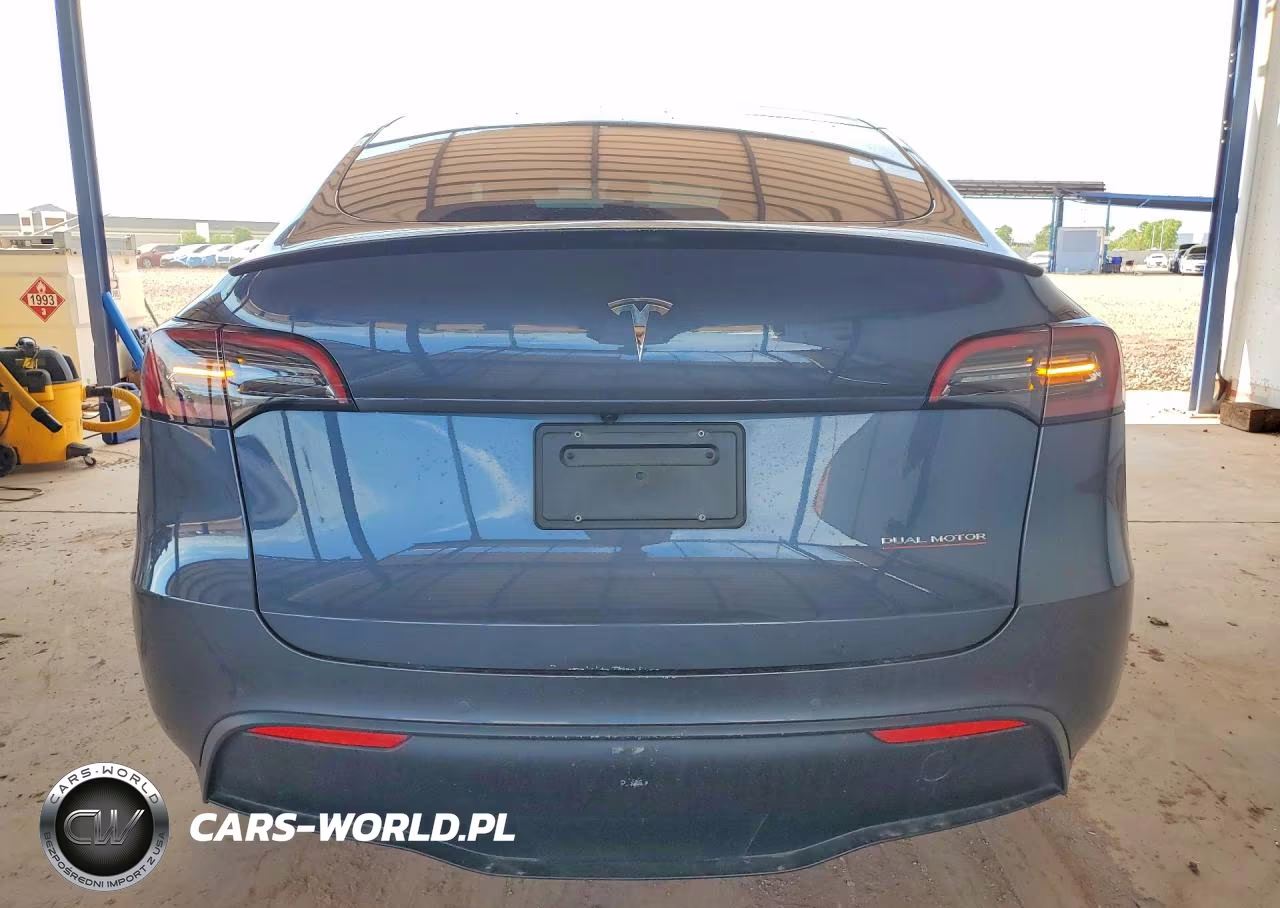 2022 Tesla Model Y VIN:7SAYGDEF3NF488312 - 6