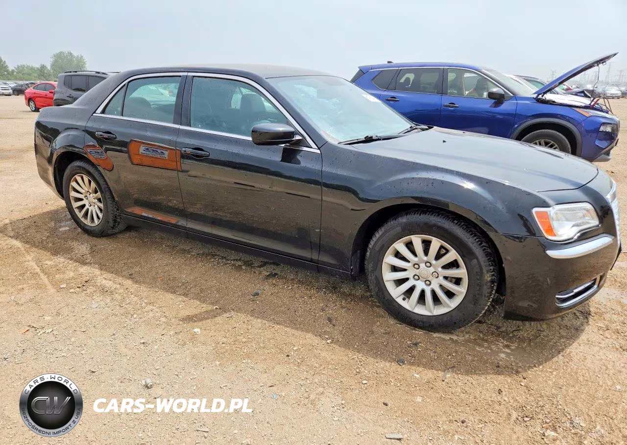 2013 Chrysler 300 VIN:2C3CCAAG0DH528892 - 4