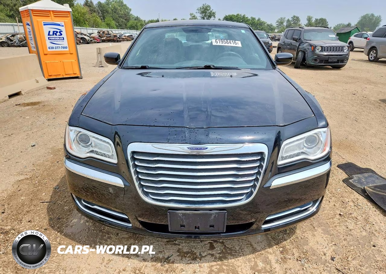 2013 Chrysler 300 VIN:2C3CCAAG0DH528892 - 5