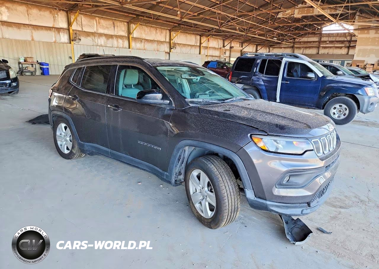 2022 Jeep Compass Latitude VIN:3C4NJCBB8NT106693 - 4