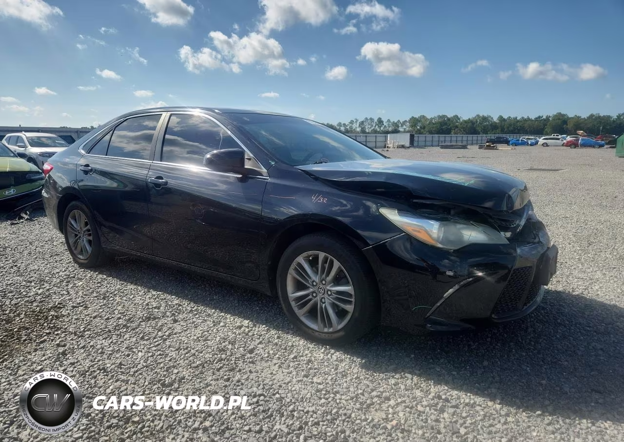 2015 Toyota Camry Se VIN:4T1BF1FK3FU956169 - 4