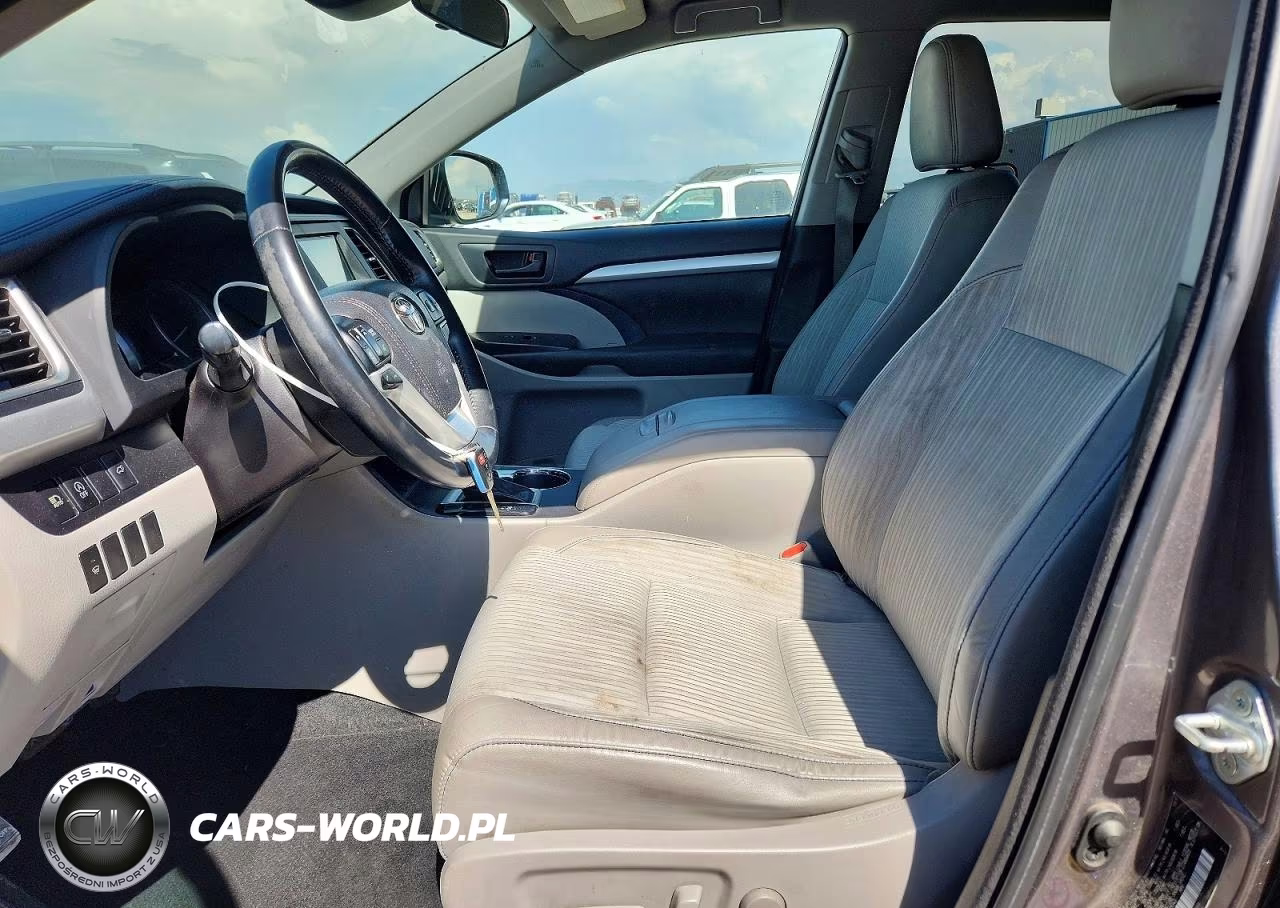 2018 Toyota Highlander Le Plus VIN:5TDBZRFH3JS499343 - 7