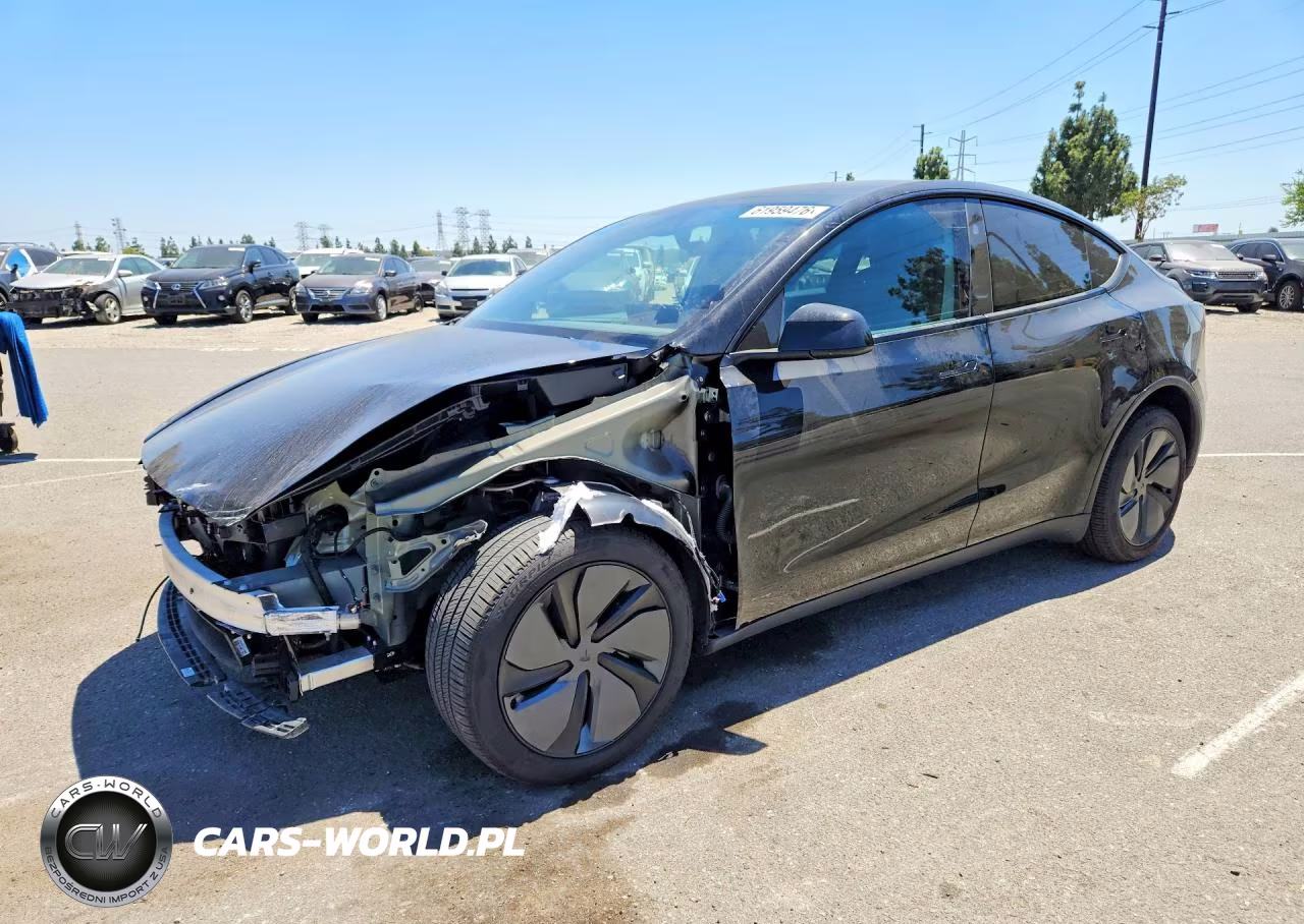 2026 Tesla Model Y – zdjęcie 1 z 13