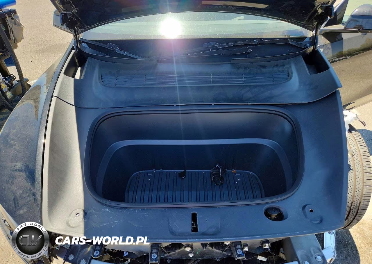 2026 Tesla Model Y VIN:7SAYGDED0TA425404 - 11