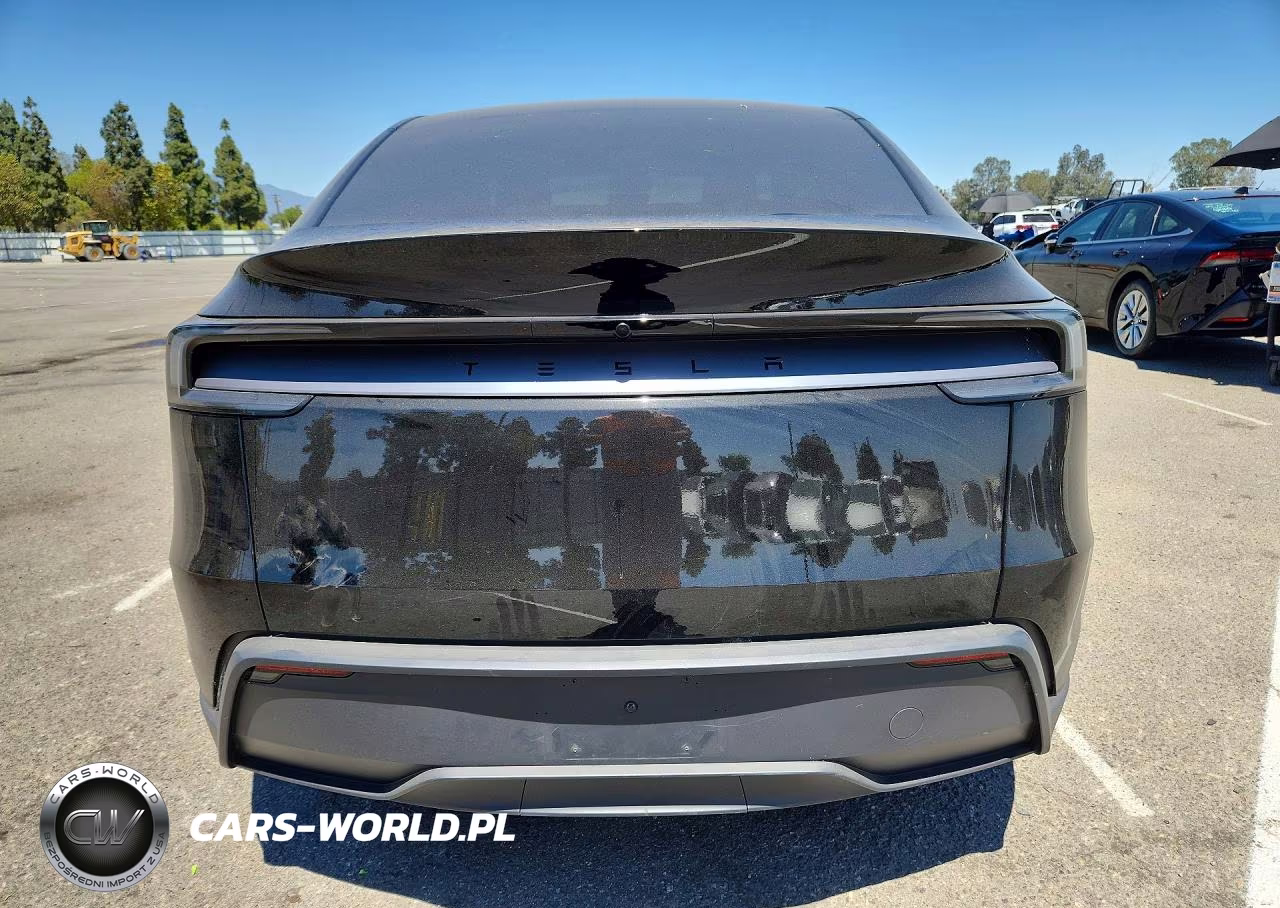 2026 Tesla Model Y VIN:7SAYGDED0TA425404 - 6