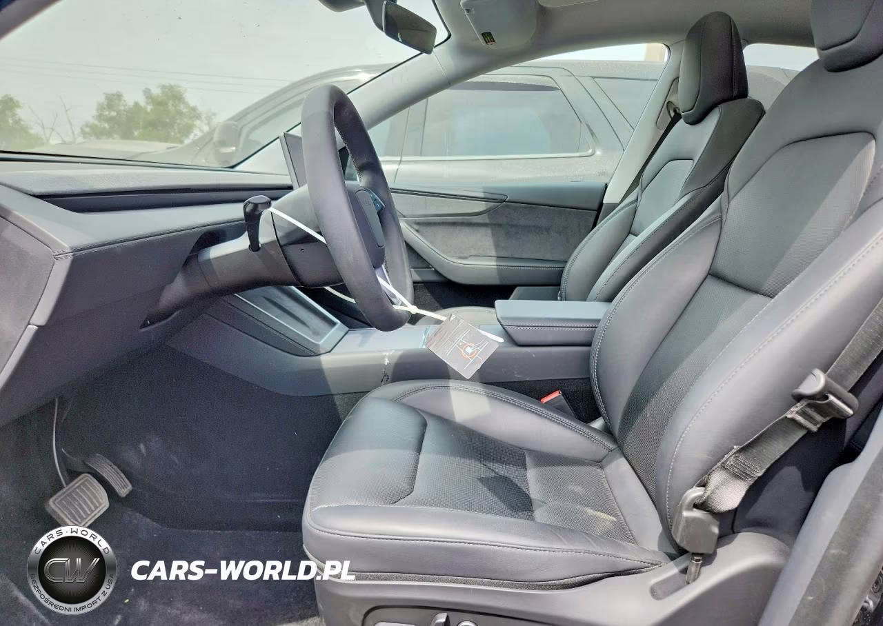 2026 Tesla Model Y VIN:7SAYGDED0TA425404 - 7