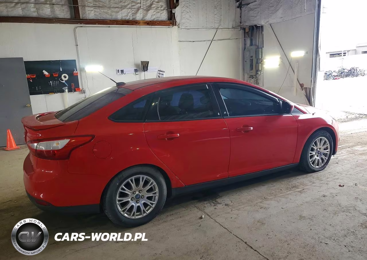2012 Ford Focus Se VIN:1FAHP3F20CL123430 - 3